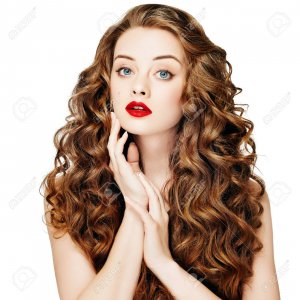 78785581-des-gens-magnifiques-cheveux-bouclés-rouge-lipsq-fille-de-mode-avec-de-longs-cheveux-...jpg