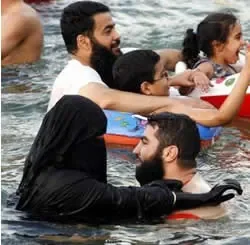 immuslimswimmingwithhissv5.jpg