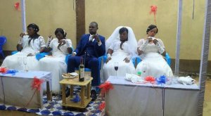kasambakana_joel_et_ses_4_epouses_ceremonies_mariages_jpeg_640_350_1.jpeg.jpg