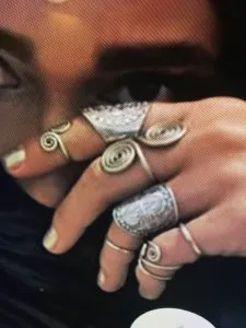 233706