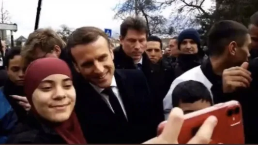 macron-voilee-devoilee-1024x577.jpg
