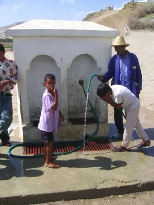 Puits_d_eau_au_Maroc_1.jpg