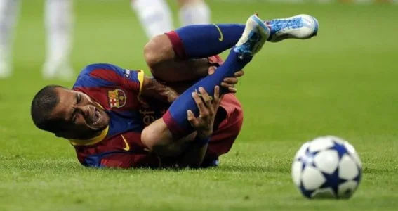 dani-alves-escroc-simulateur-simulation-image-468095-article-ajust_900.jpg