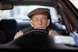 vieux_en_voiture-300x1991.jpg