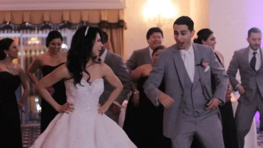 Yz2uFQ9jIsIY8.gif