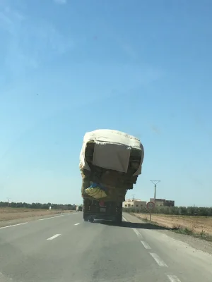 268961