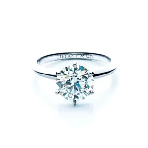 Bague-diamant-et-platine-Tiffany-and-Co.jpg