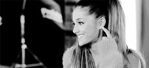143155386be78816-ariana-grande-via-tumblr-gif-anim-2501635-par-maria.gif