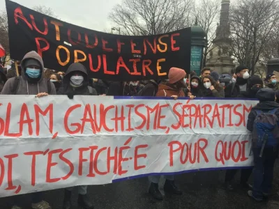 banderole manif paris.jpg