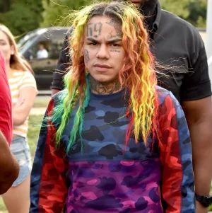 tekashi-6ix9ine-attends-the-2018-made-in-america-festival-news-photo-1026021924-1542730500.jpg