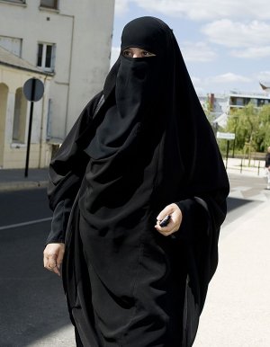 Nantes-condamne-pour-avoir-arrache-le-niqab-d-une-femme.jpg