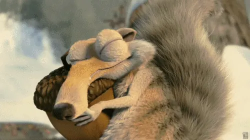 scrat-calin-avec-son-gland.gif
