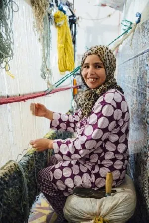 Femme-amazighe-du-métier-à-tisser.jpg