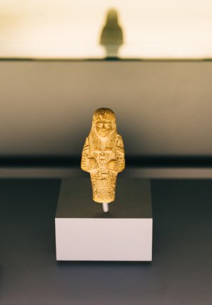 Musée-la-Kasbah-objet-Oushebti-1er-siècle-avant-JC-712x1024.jpg