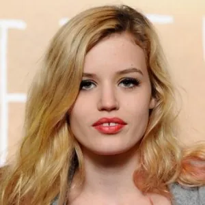 L-eye-liner-de-Georgia-Jagger_diapo_full_gallery.jpg