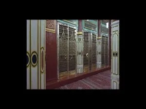 Portes-menant-aux-tombes-de-Sayyiduna-Rasulu-Llah--Sayyidun.jpg