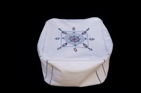 pouf3.jpg pouf3.jpg