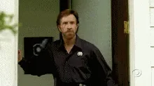 ylp4hl9xEaWyc.gif