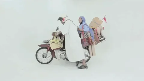 xUNd9QFeMbvjxbmFpK.gif