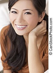 belle-femme-chinois-jeune-fille-asiatique-ou-heureux-image-sous-licence_csp9160016.jpg