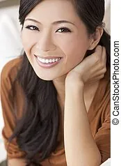 belle-femme-chinois-jeune-fille-asiatique-ou-heureux-image-sous-licence_csp9160016.jpg