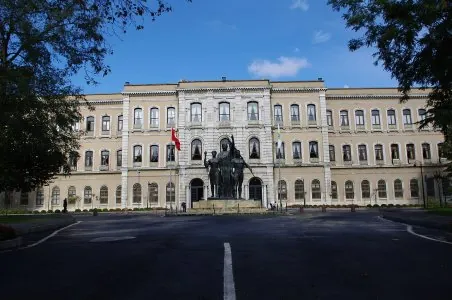 Istanbul_university_-_1453_-_panoramio_-_nikola_pu.jpg