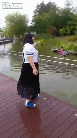 wliWtkkLDIrL2.gif