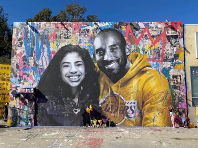 Kobe and Gianna Bryant Mural Mr Brainwash.jpg