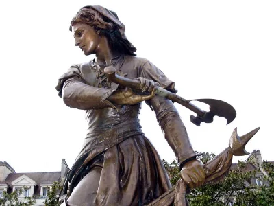 1280px-Beauvais_Jeanne_Hachette_3.jpg