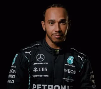 lewis-hamilton-lh44.gif