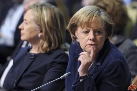 angela-merkel-hilary-clinton-2010-12-1-1-40-28.jpg