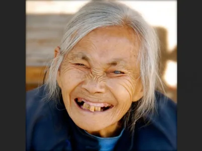 vieille-femme-souriante_940x705.jpg