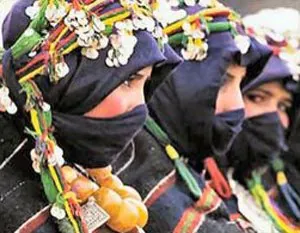 femmes-costumes.jpg