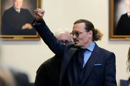 l-acteur-americain-johnny-depp-au-tribunal-de-fairfax-le-27-mai-2022-en-virgin.jpg l-acteur-americain-johnny-depp-au-tribunal-de-fairfax-le-27-mai-2022-en-virgin.jpg