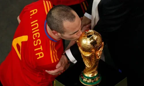 Andr-s-Iniesta-and-World--012.jpg