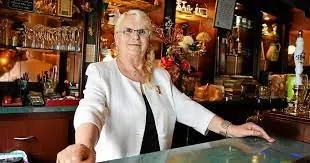 https://www.letelegramme.fr/images/2015/07/09/mireille-menez-doyenne-des-tenanciers-de-bistrots-brestois_2435895_1000x526.jpg?v=1