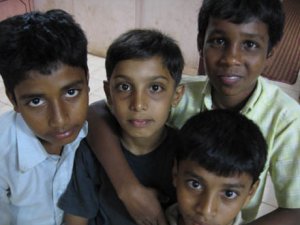 enfants hindous Kollour.jpg