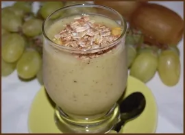 smoothie-raisins-kiwis.jpg