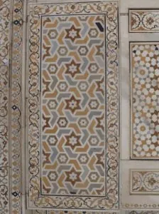 Agra_Itimad ud daulah tomb13.jpg
