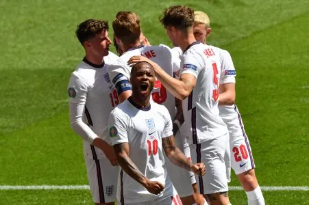 l-angleterre-de-raheem-sterling-va-disputer-sa-premiere-finale-dans-un-euro-face-a-l-italie-di...jpg
