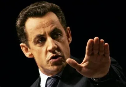 sarko_salut_romain_ap_5.jpg