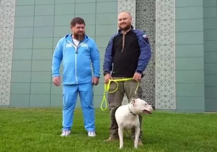 FlwJ6ihXEAABVAK.jpg