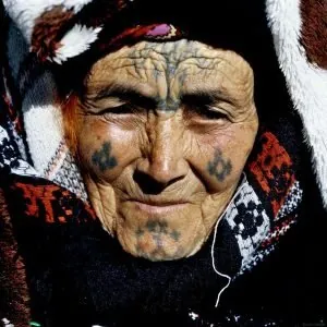 Tatouage-berbere-Symbole-oeil-de-perdrix-300x300.jpg