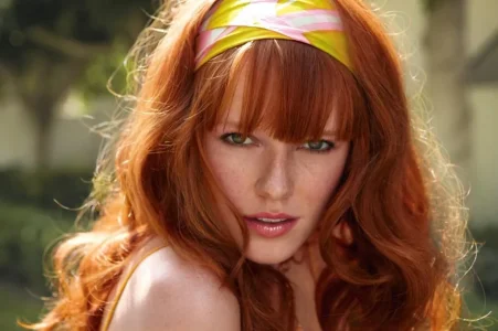 Spring-Trend-Juiced-Up-Colour-Model-Visual-Global-1-1-11-1024x682.jpg
