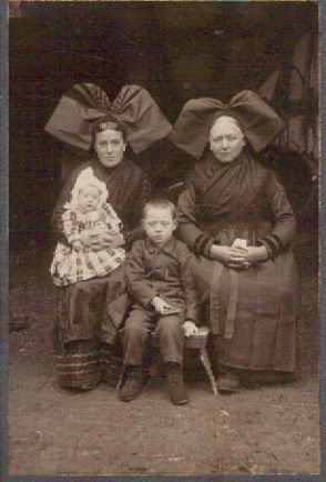 Famille_finitzer_1915.jpg
