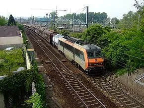 290px-Freight_train_Sucy_sur-_Marne_fr-01.jpg