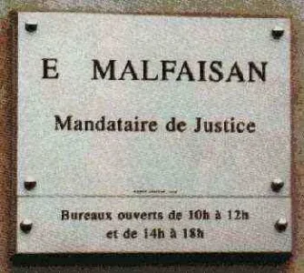 7-plaque-insolite.jpg