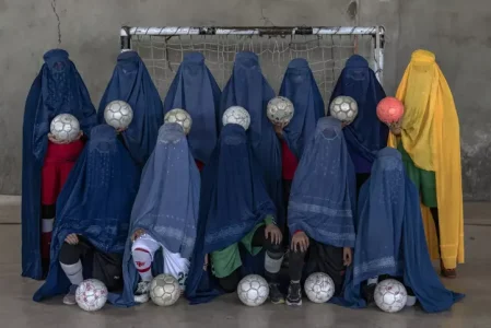 Capture burqa foot.PNG