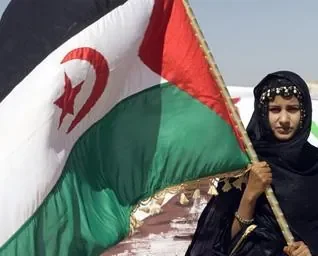 Fille et drapeau.jpg