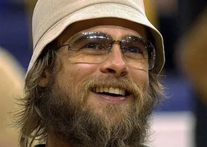 brad-pitt-hippie-cool-dude.jpg